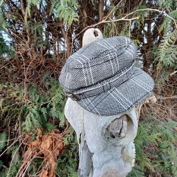 Expression Tweed Cap - Picture 2 of 10